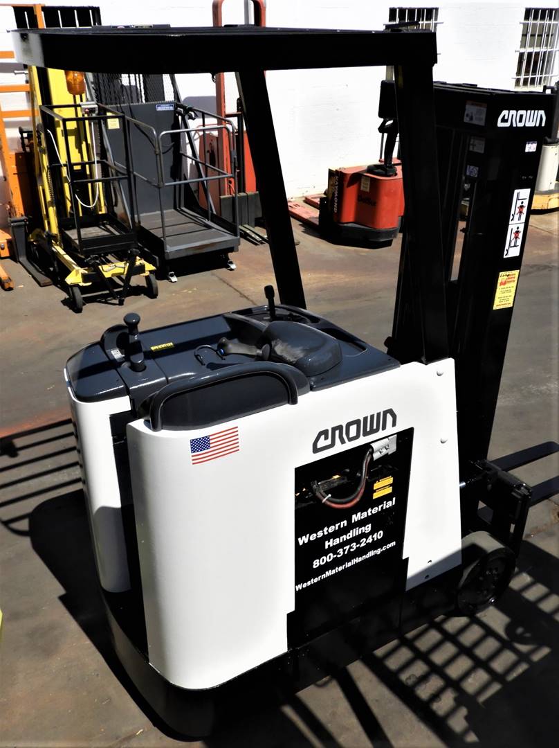 2003 Crown RC3020-30 At UsedEquipmentHub.com