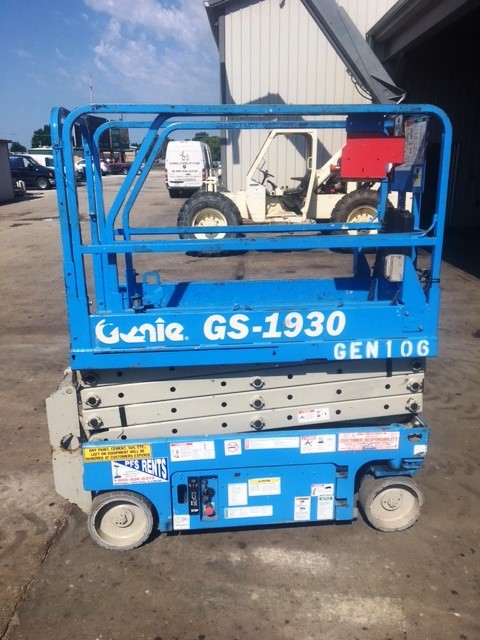 2003 Crown RC3020-30 At UsedEquipmentHub.com