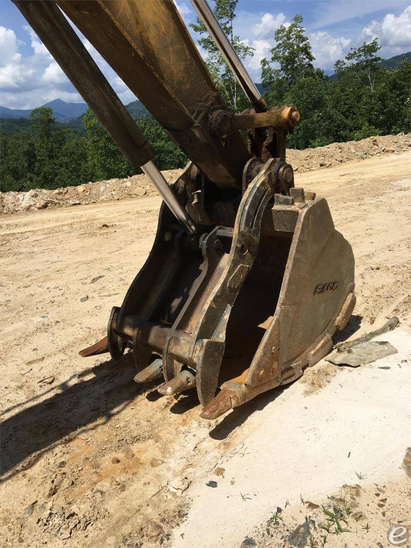 2015 Komatsu PC210 LC-10 At UsedEquipmentHub.com