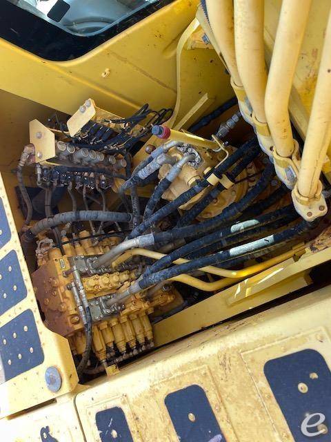 2015 Komatsu PC210 LCi-10 At UsedEquipmentHub.com