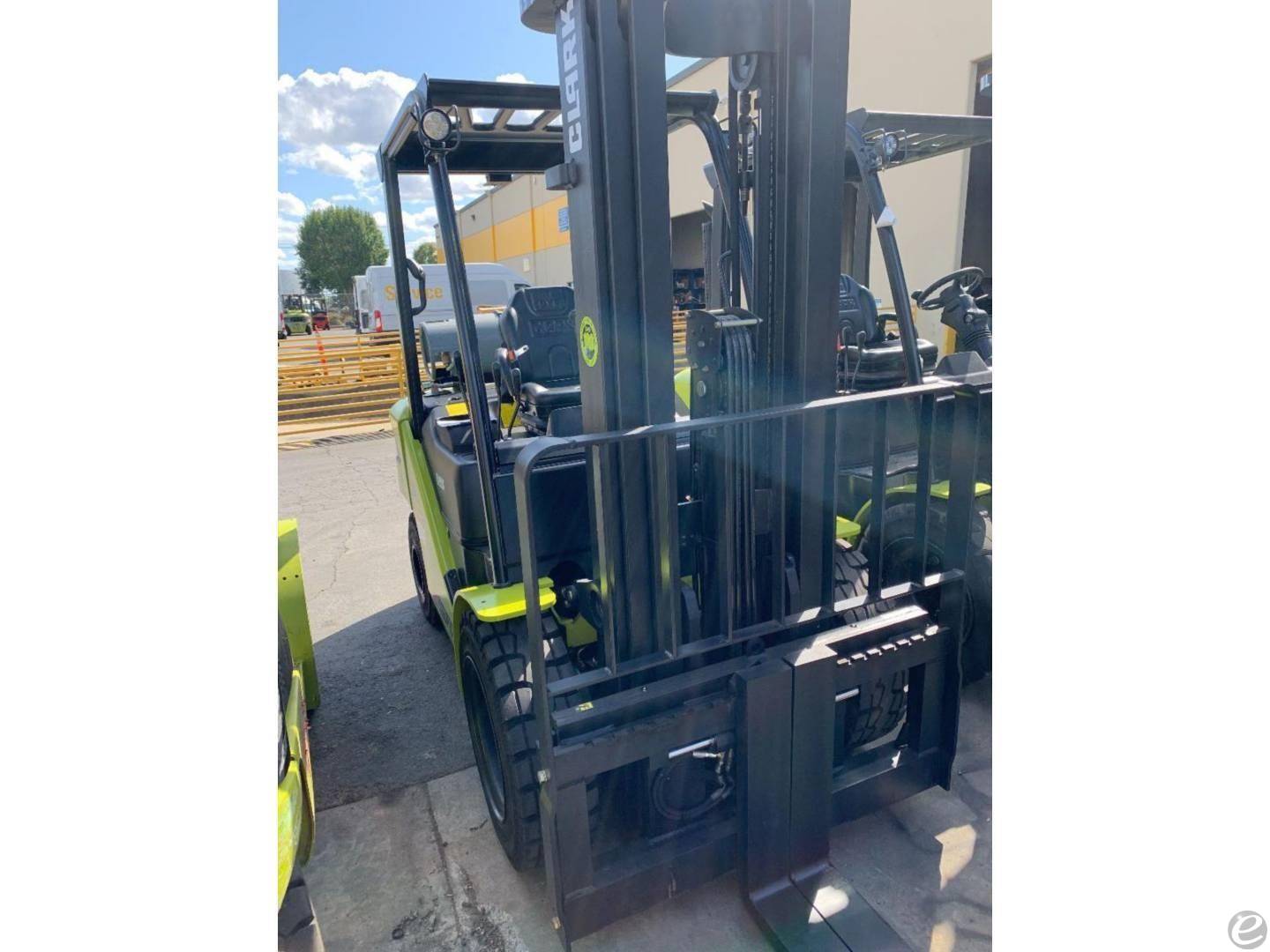 2019 Clark S35L At UsedEquipmentHub.com