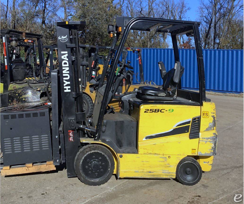 2017 Hyundai 25BC-9 At UsedEquipmentHub.com